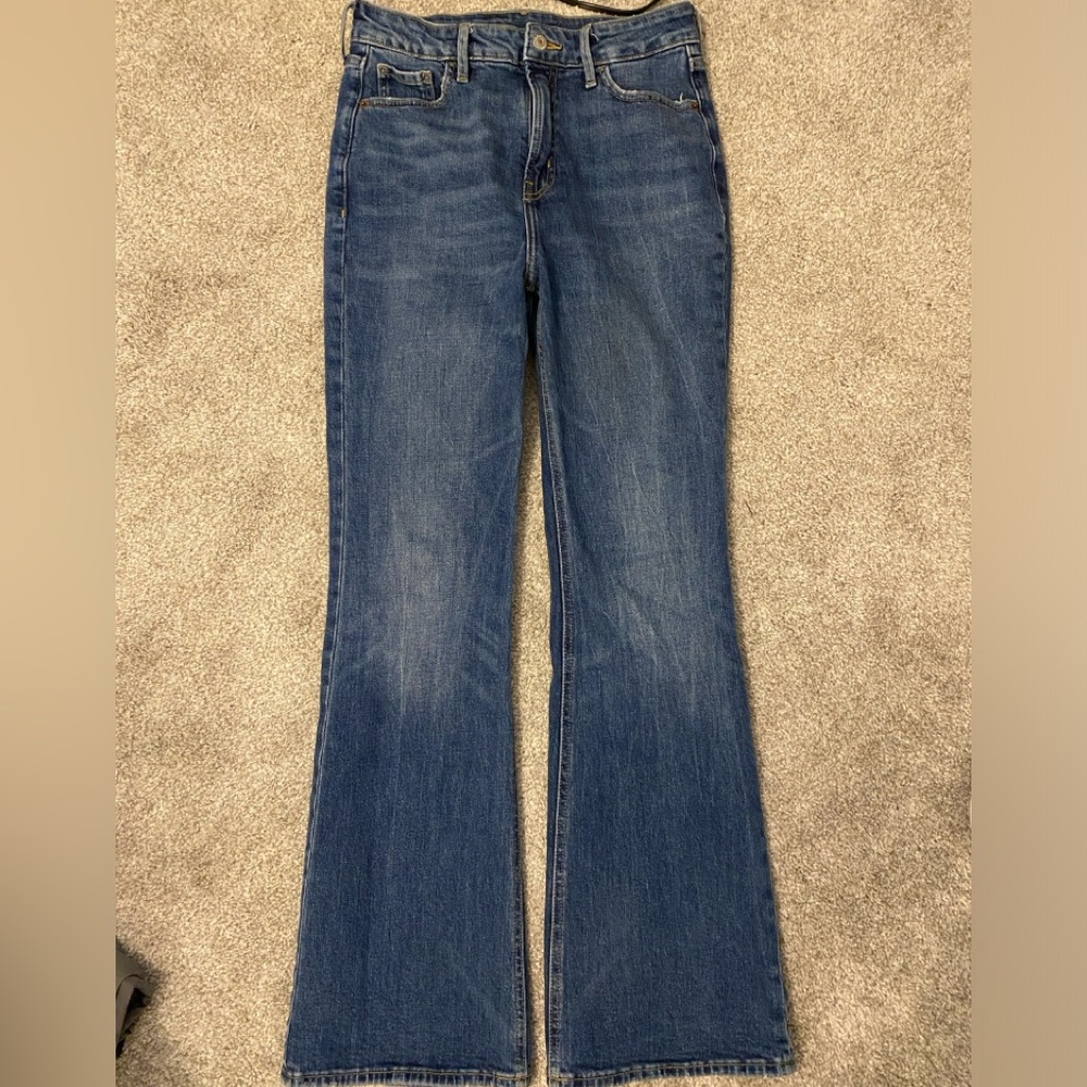 Old navy flared jeans, never worn, size 6
